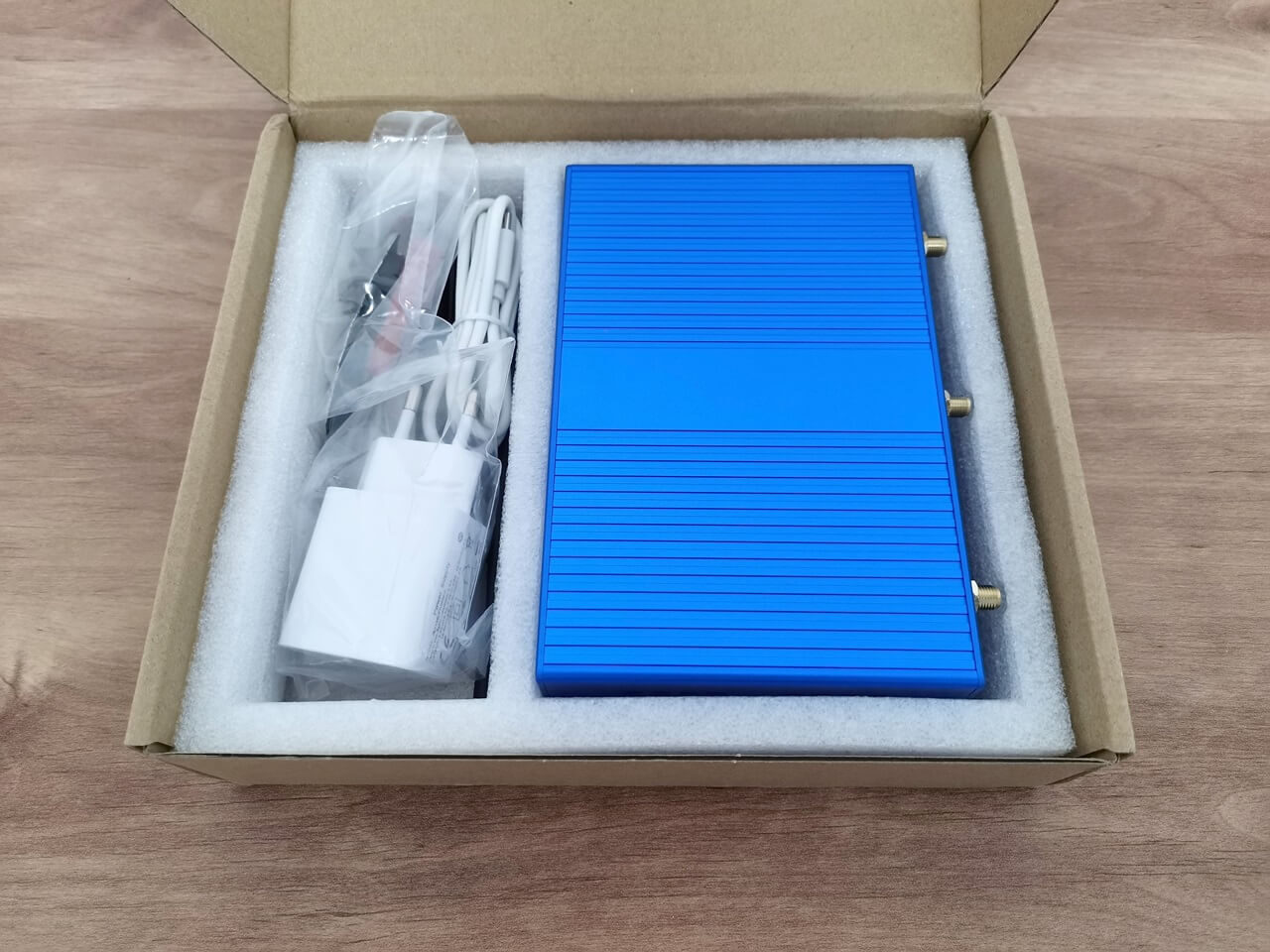 OpenWrt One Unboxing 5