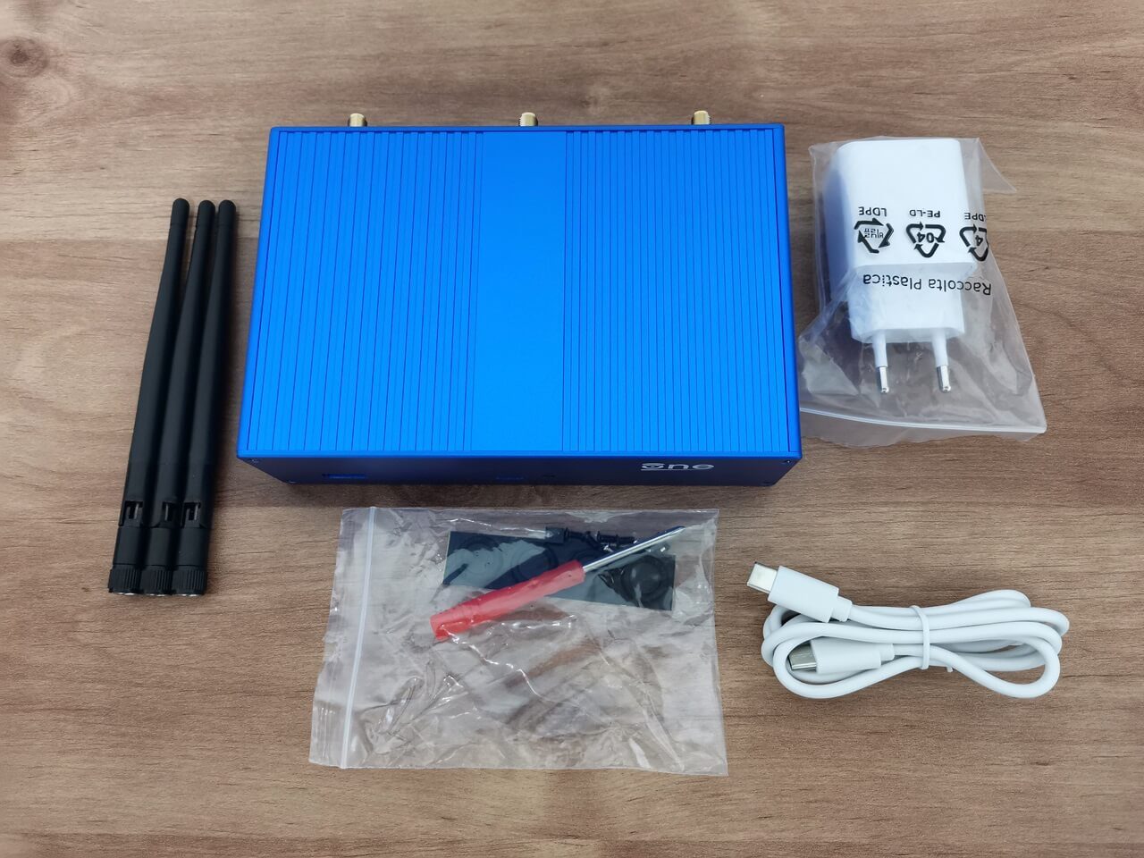 OpenWrt One Unboxing 7